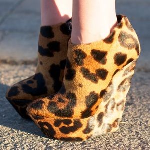 Giuseppe Zanotti Sculpted Leopard Wedge Boots 39.5